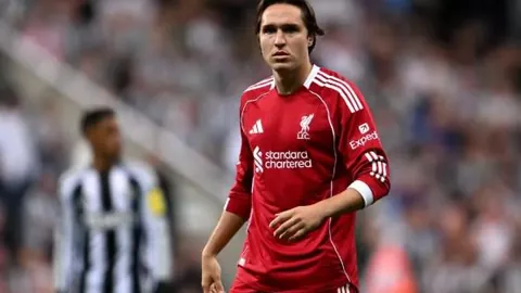 穆尼奥斯巧妙传球，马特塔梅开二度助力英超球队取胜